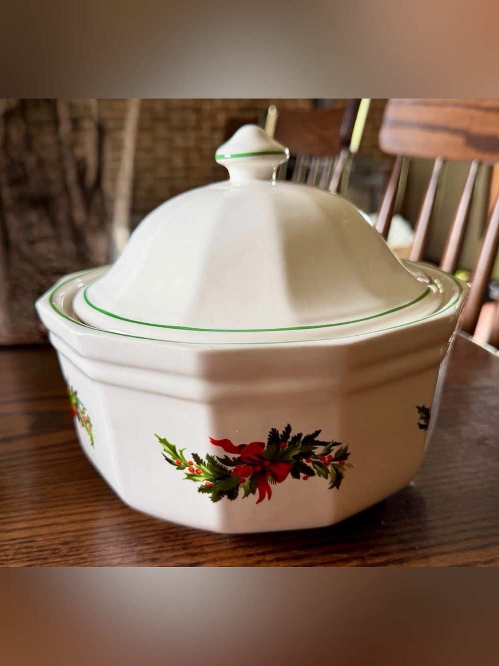 Pfaltzgraff White Covered Holiday Casserole with Green Trim and Red‎ Holly Motif
